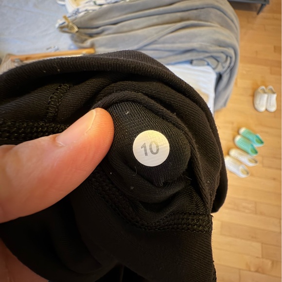 Lululemon pull-on pencil skirt - Picture 4 of 7